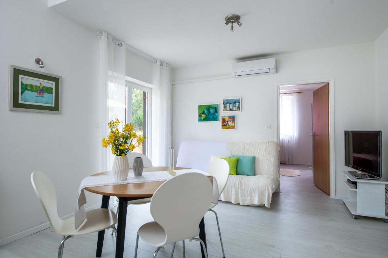 Apartment Alex Лабин Екстериор снимка